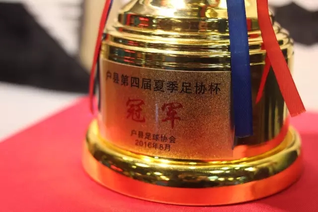 龙韬娱乐遭遇执行令 欠款2040万 黄子韬的卫生巾事业蒸蒸日上